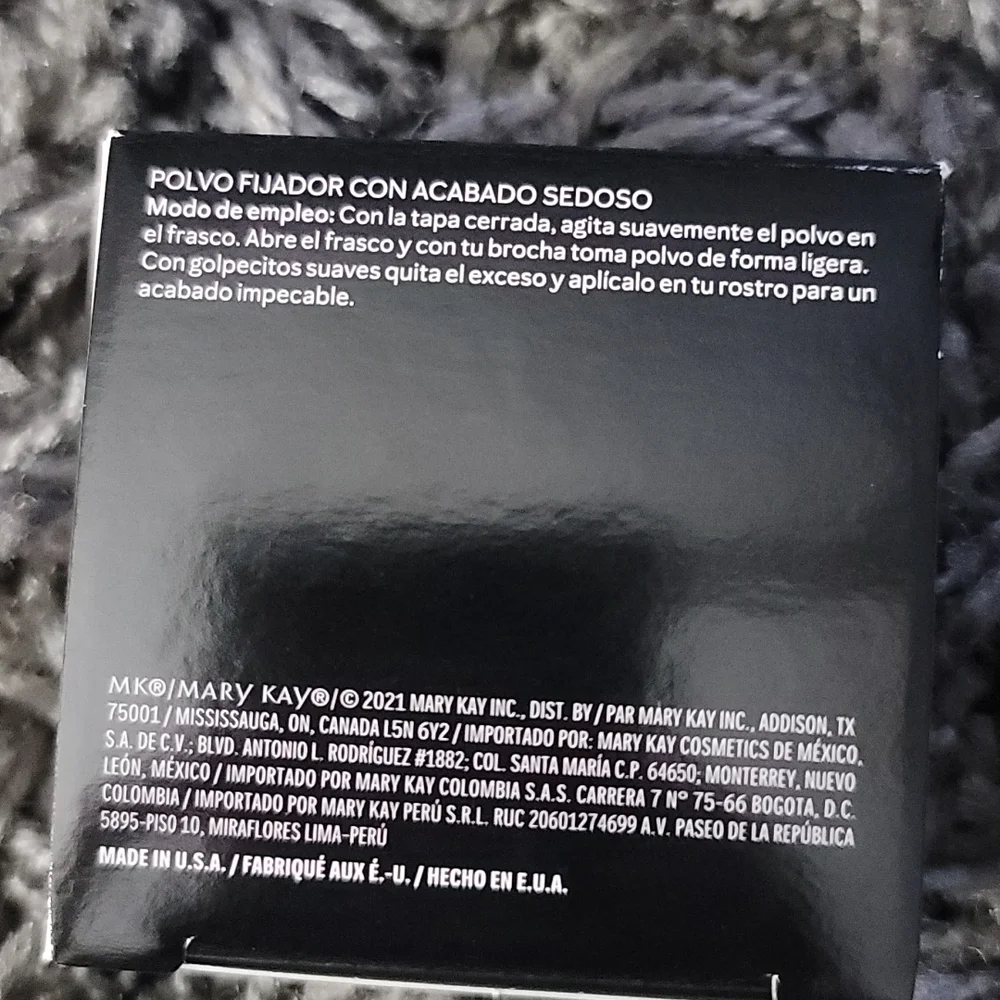 💓NIB Mary Kay Silky Setting Powder: Medium Ivory💓